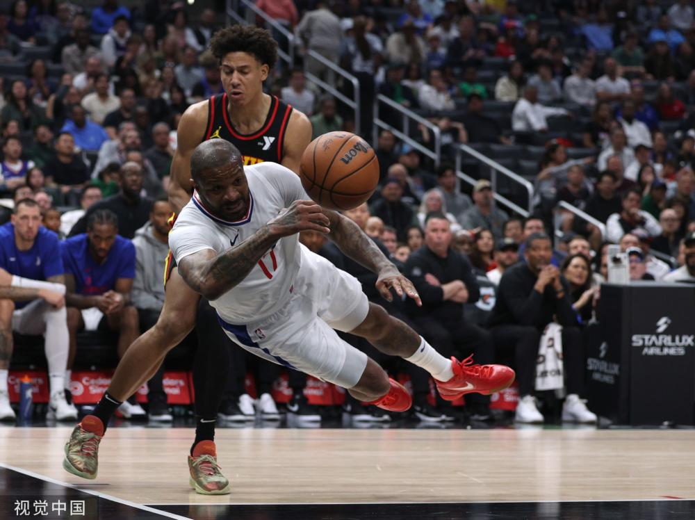 强悍的射门 强悍的射门